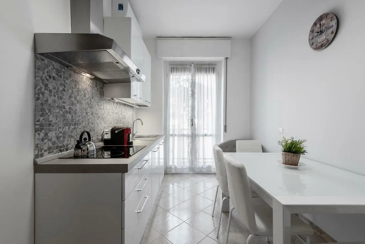 Amy Apartments, Sanzio 7 Milan 0*,  Italy