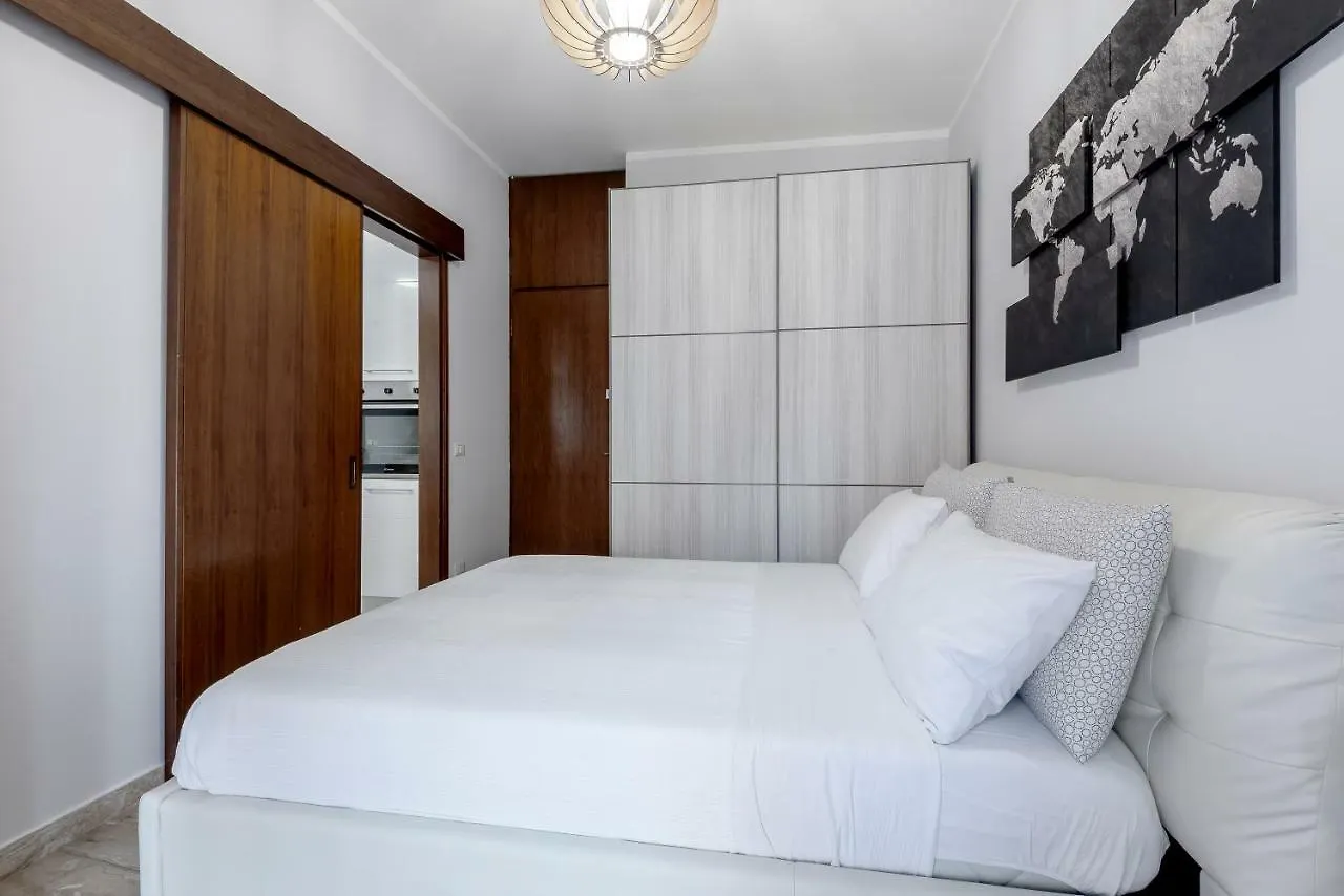 Apartment Amy Apartments, Sanzio 7 Milan
